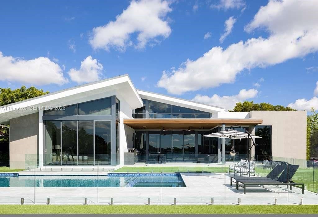 1830 NE 193rd St - 1