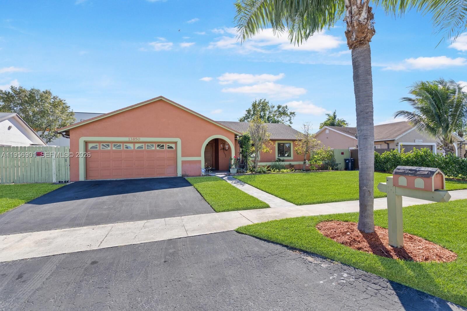 13850 SW 285TH TER - 1