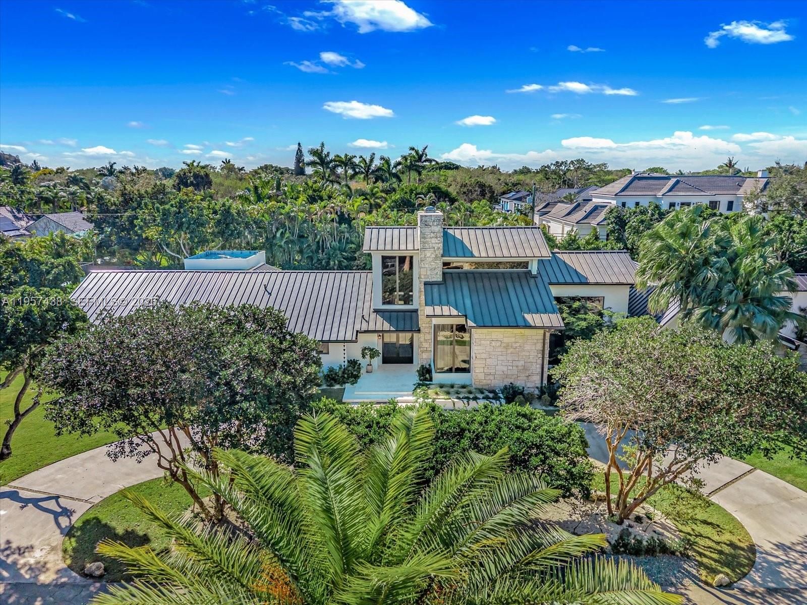 5902 SW 105th St - 1