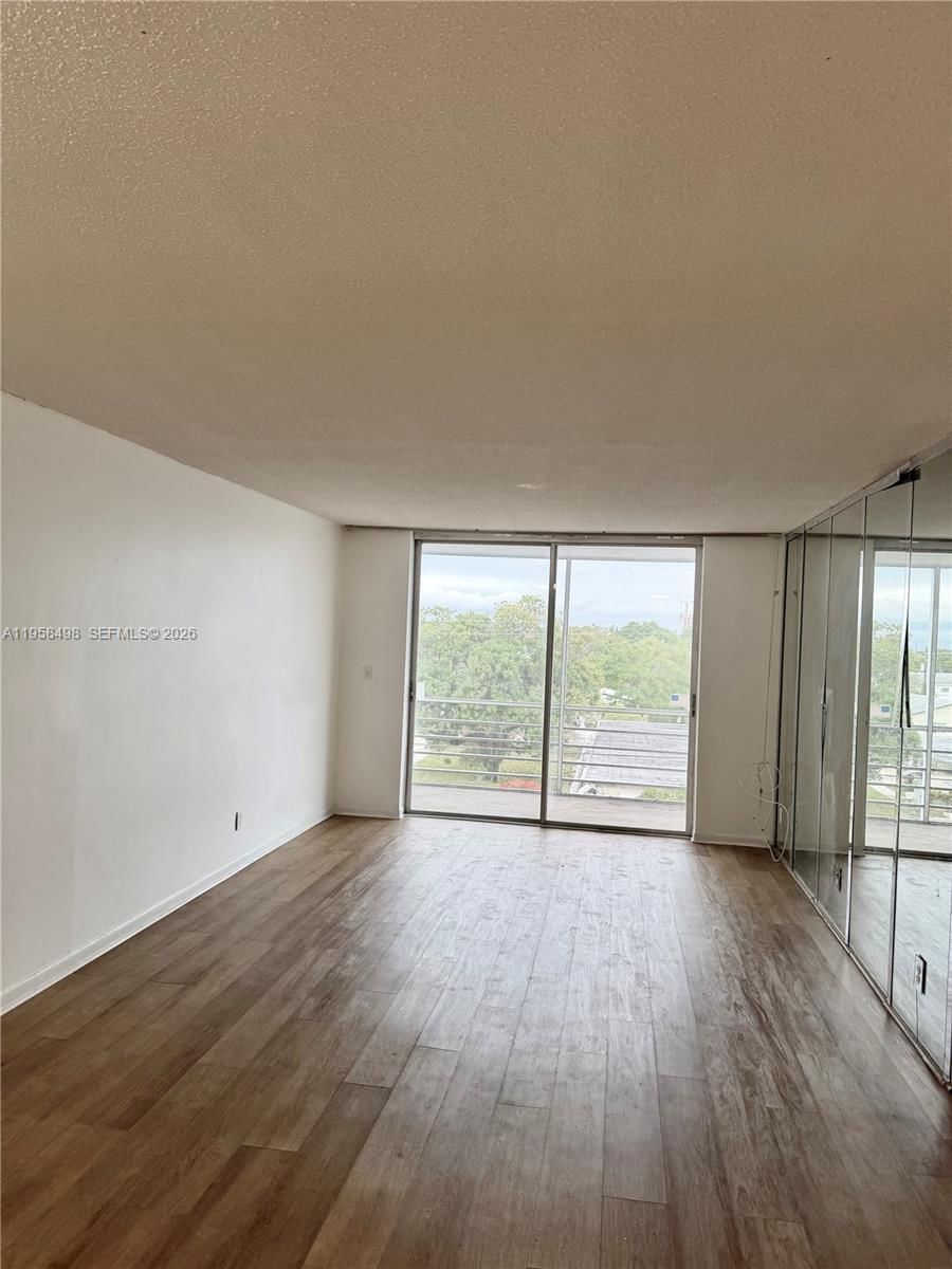 1830 Dixieanna St, Unit 404 - 1