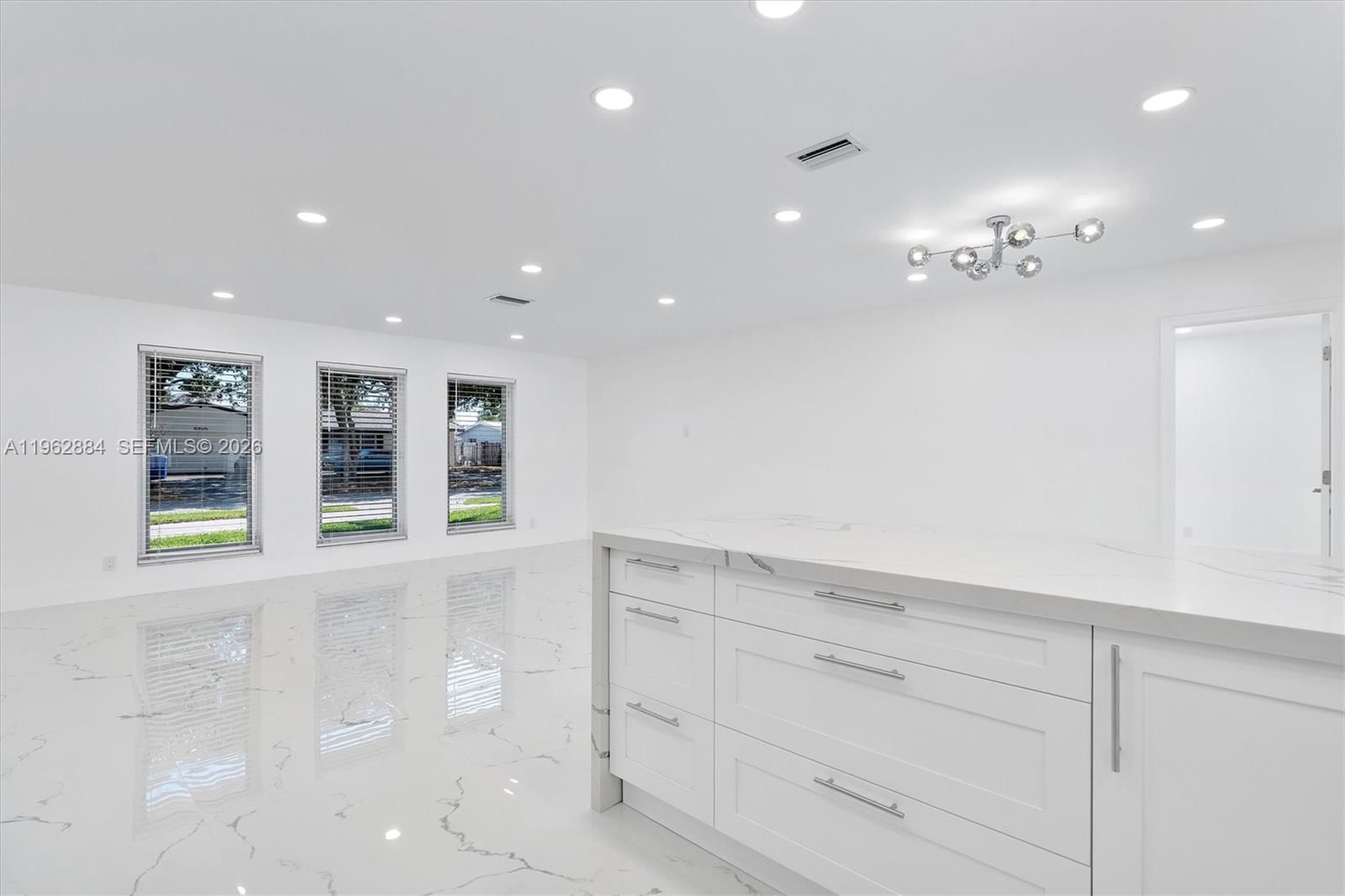 5711 NE 20th Ter - 19