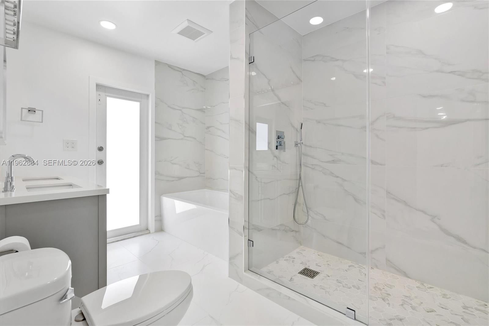 5711 NE 20th Ter - 31