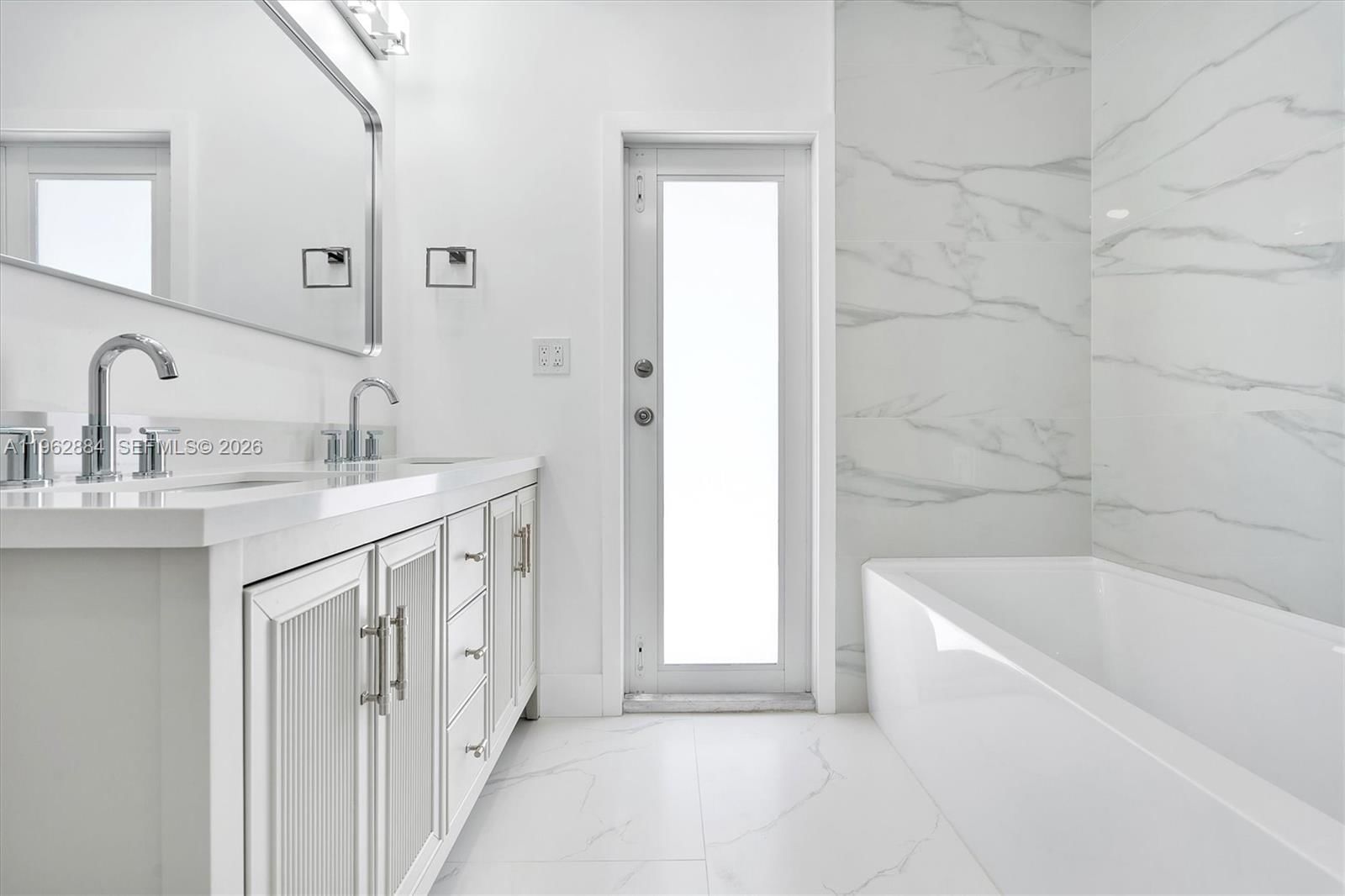 5711 NE 20th Ter - 33