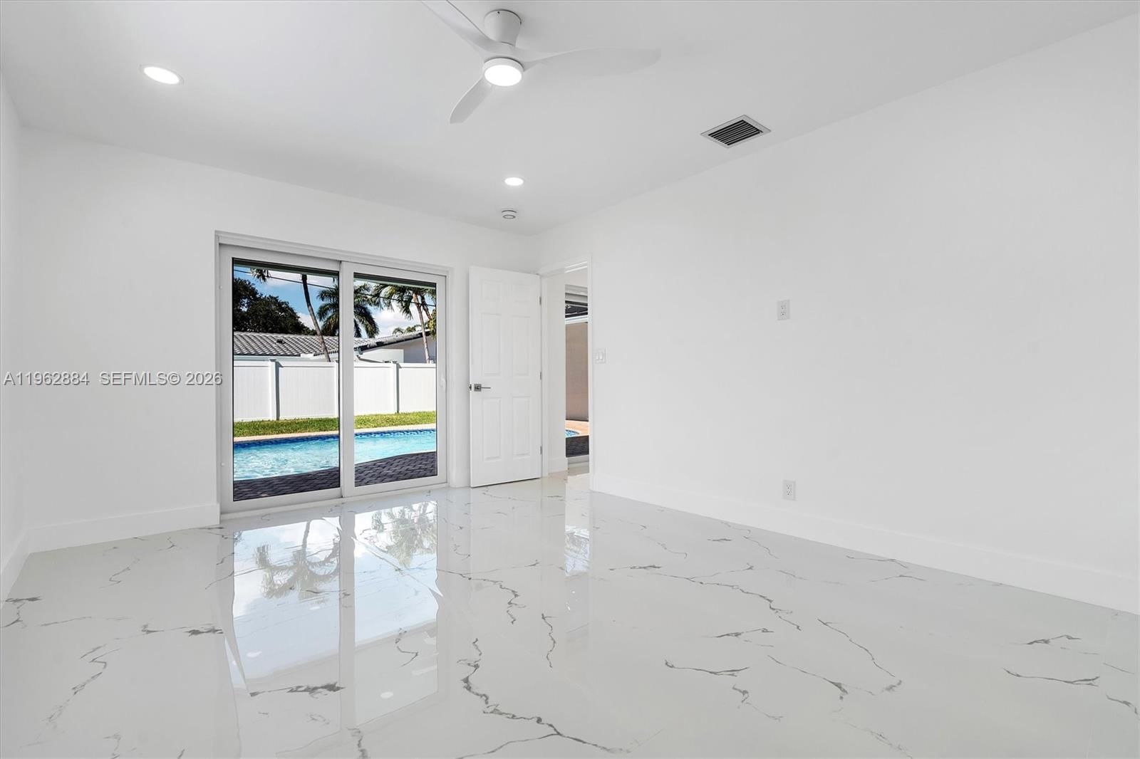 5711 NE 20th Ter - 37