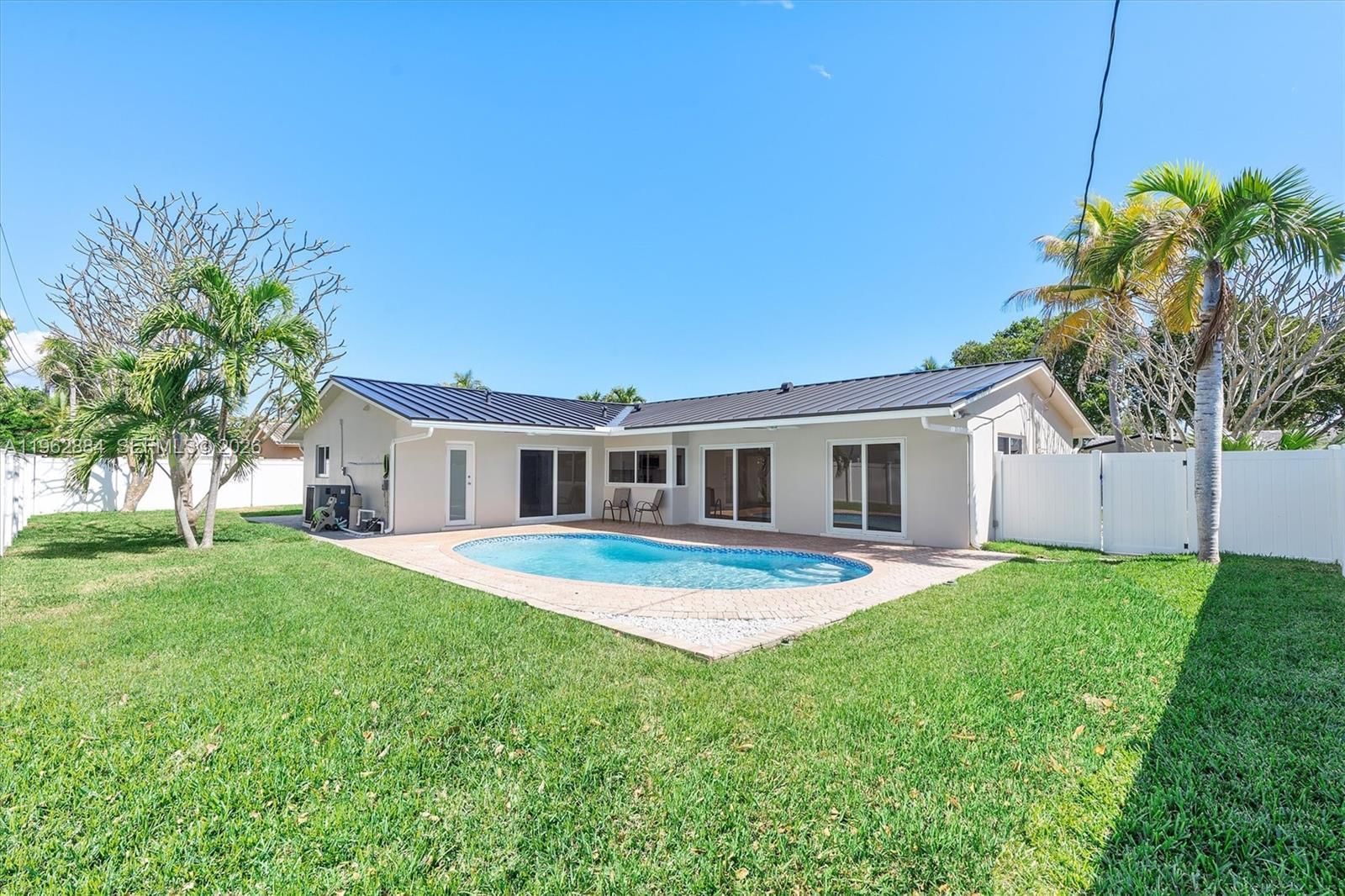 5711 NE 20th Ter - 54