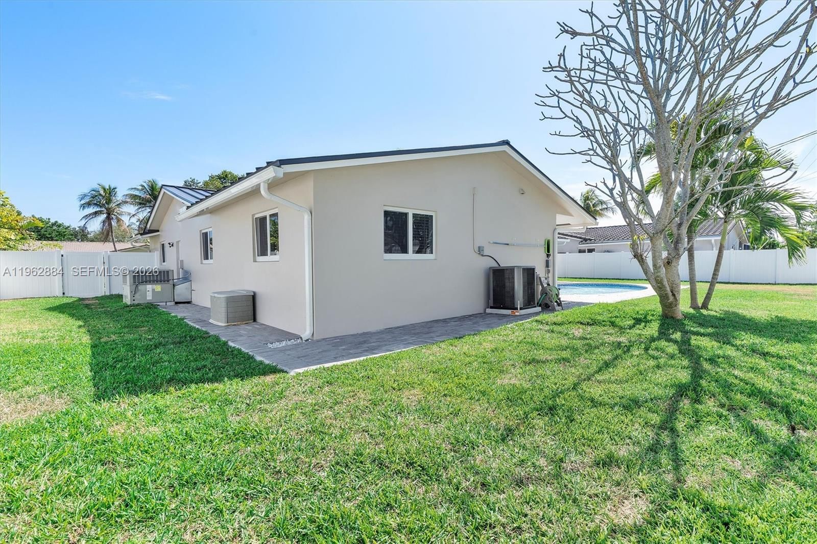 5711 NE 20th Ter - 58