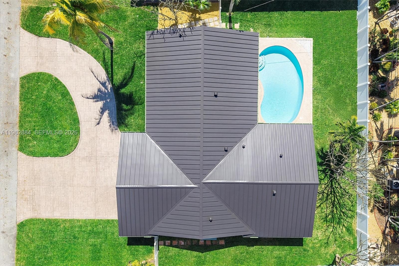 5711 NE 20th Ter - 68