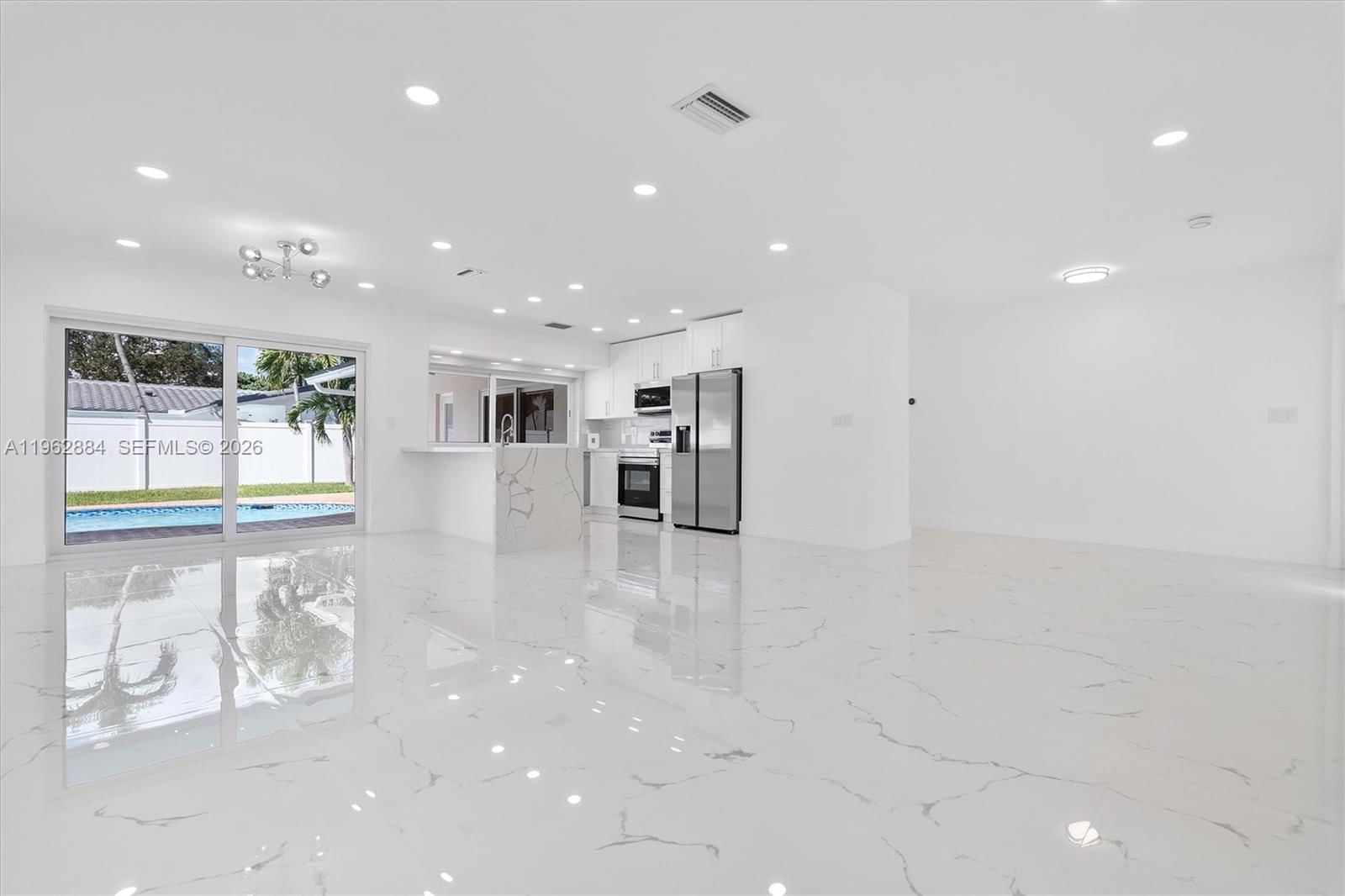 5711 NE 20th Ter - 7