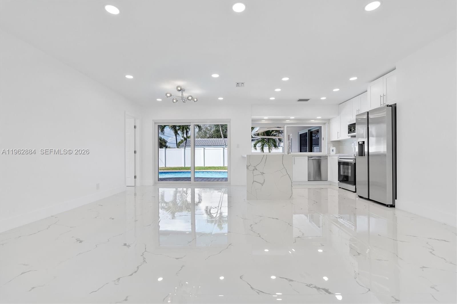 5711 NE 20th Ter - 8