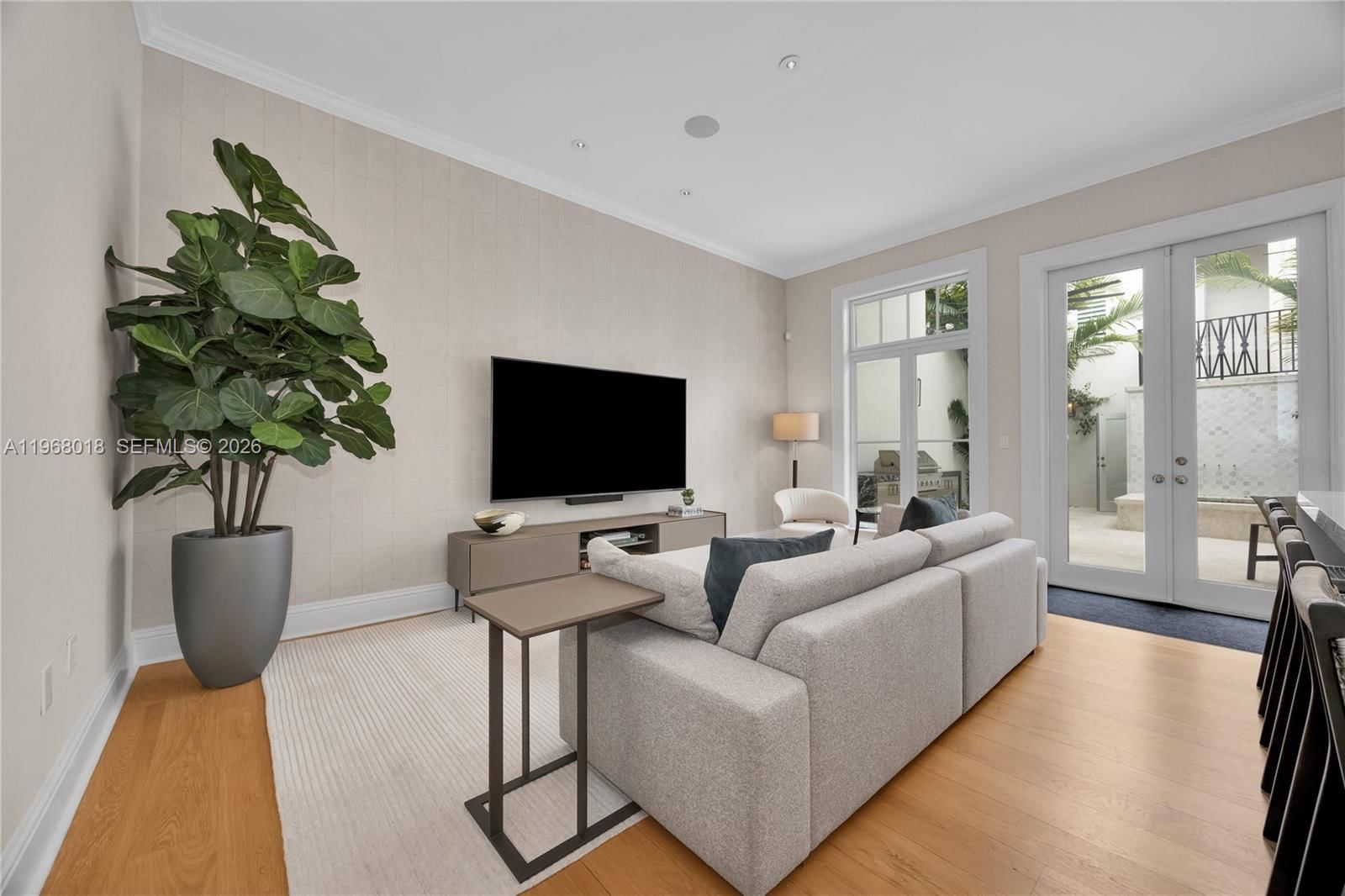 639 ALMERIA AVE - 16