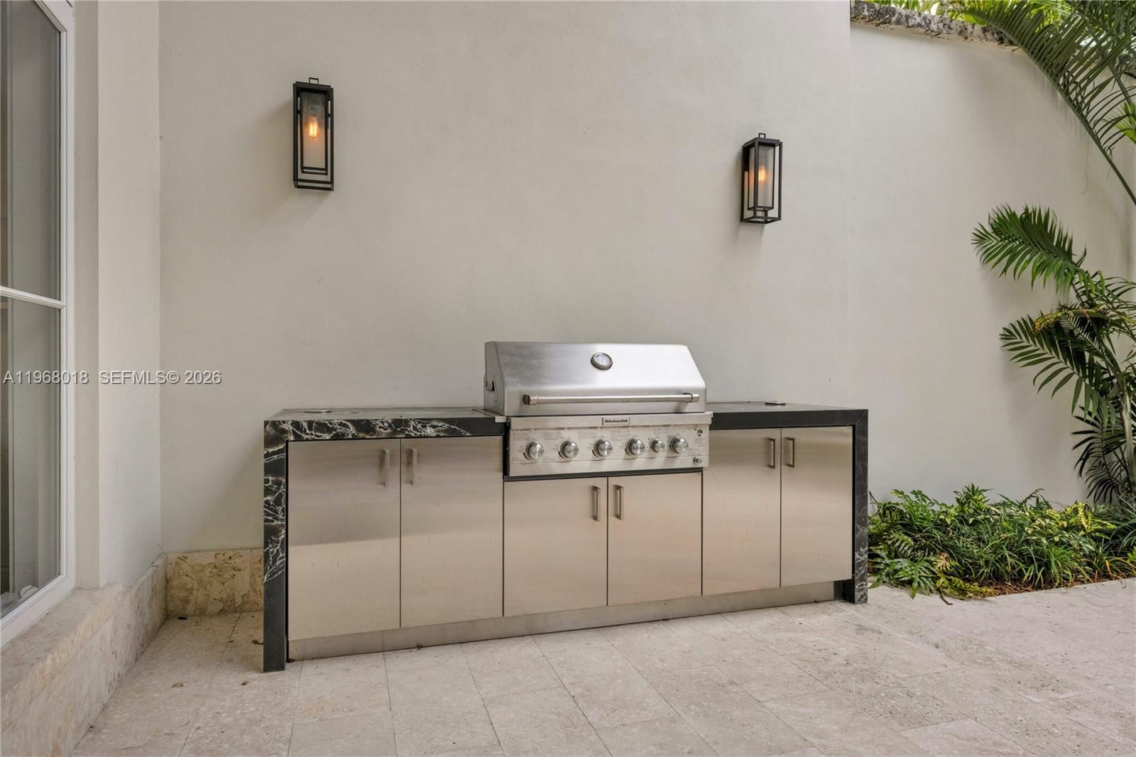 639 ALMERIA AVE - 23