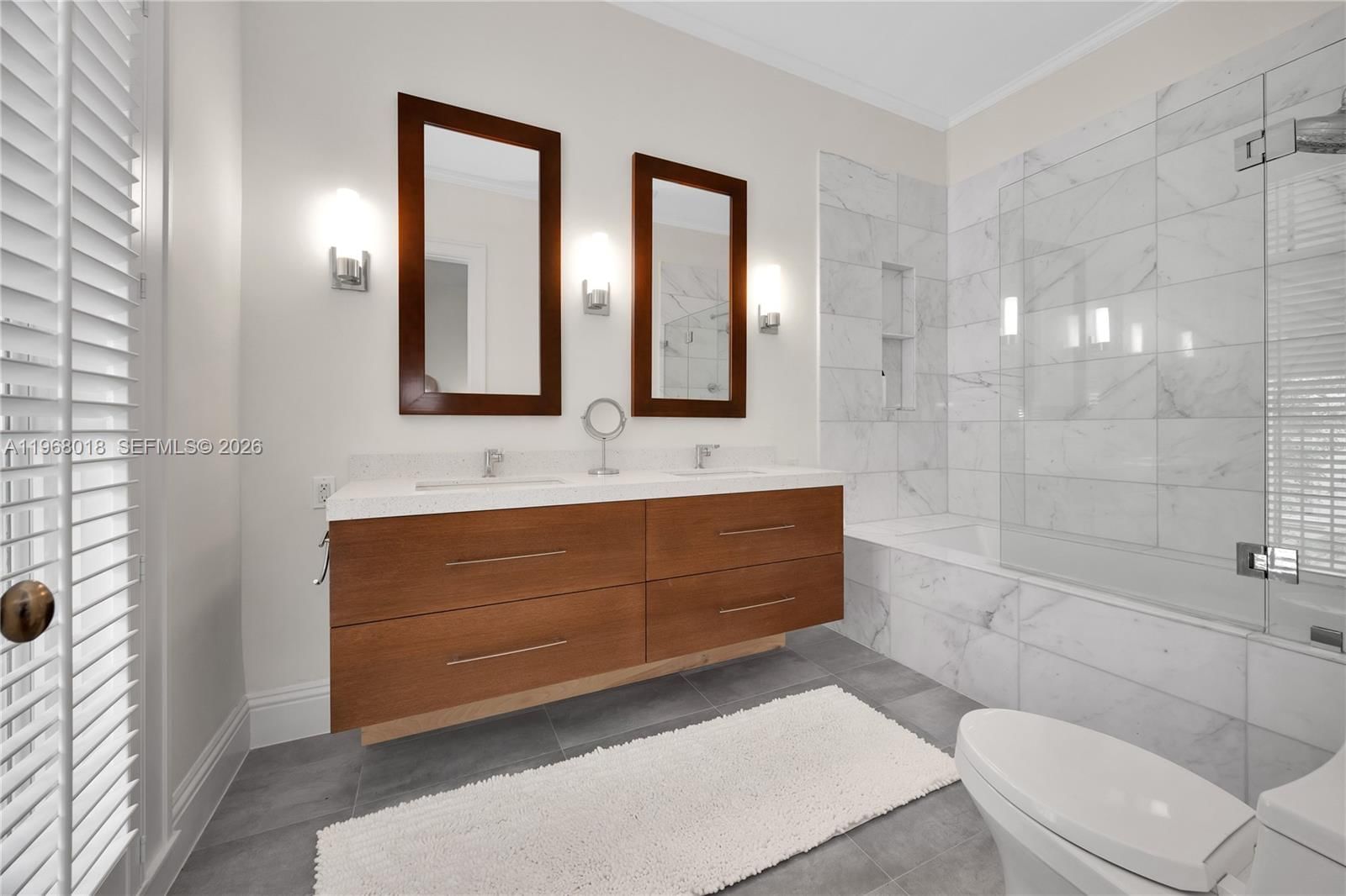 639 ALMERIA AVE - 31