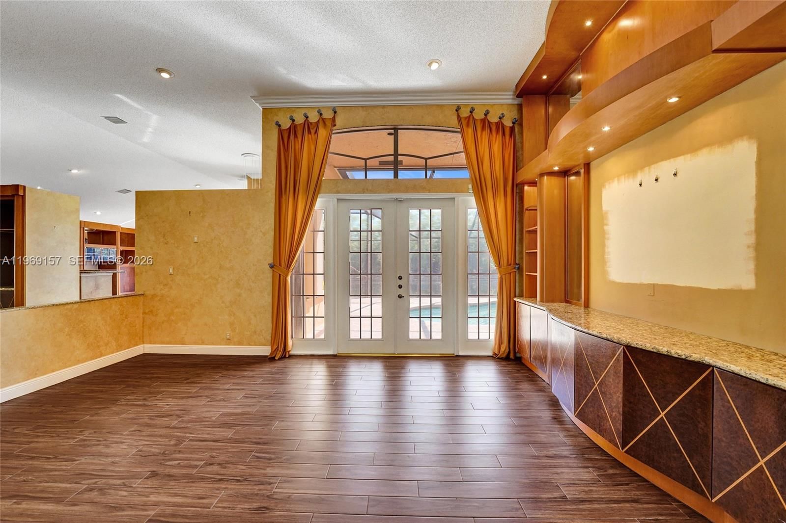 3280 Huntington - 10