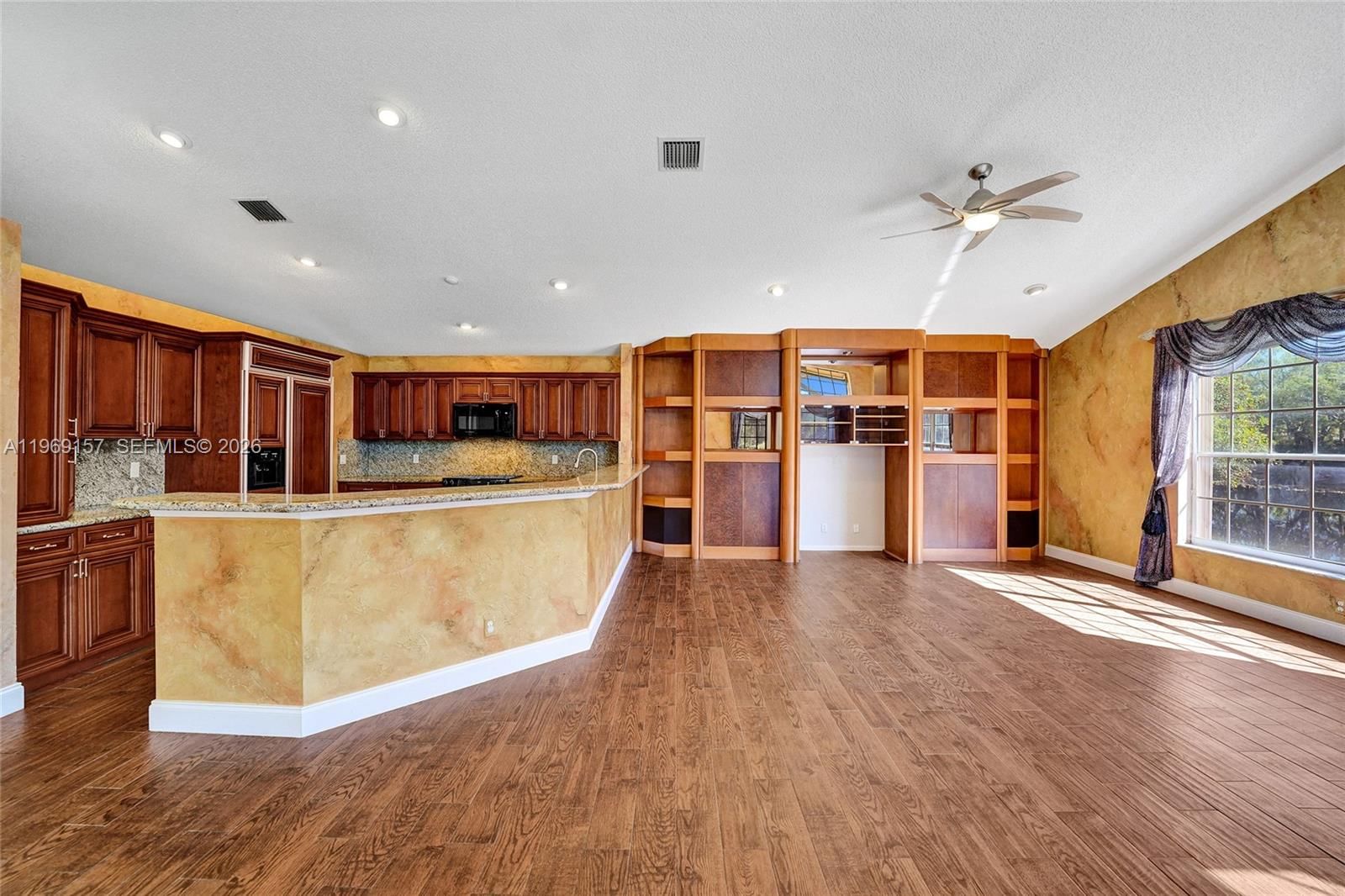 3280 Huntington - 19