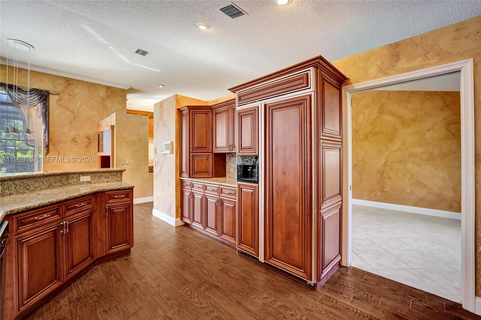 3280 Huntington - 56