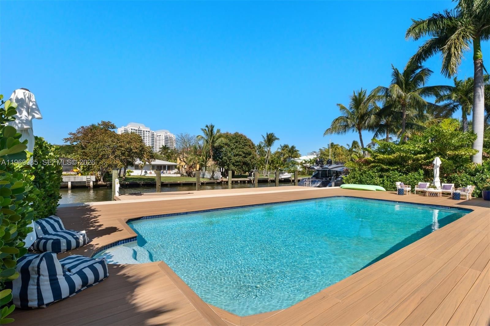 1025 BELLE MEADE ISLAND DR - 26