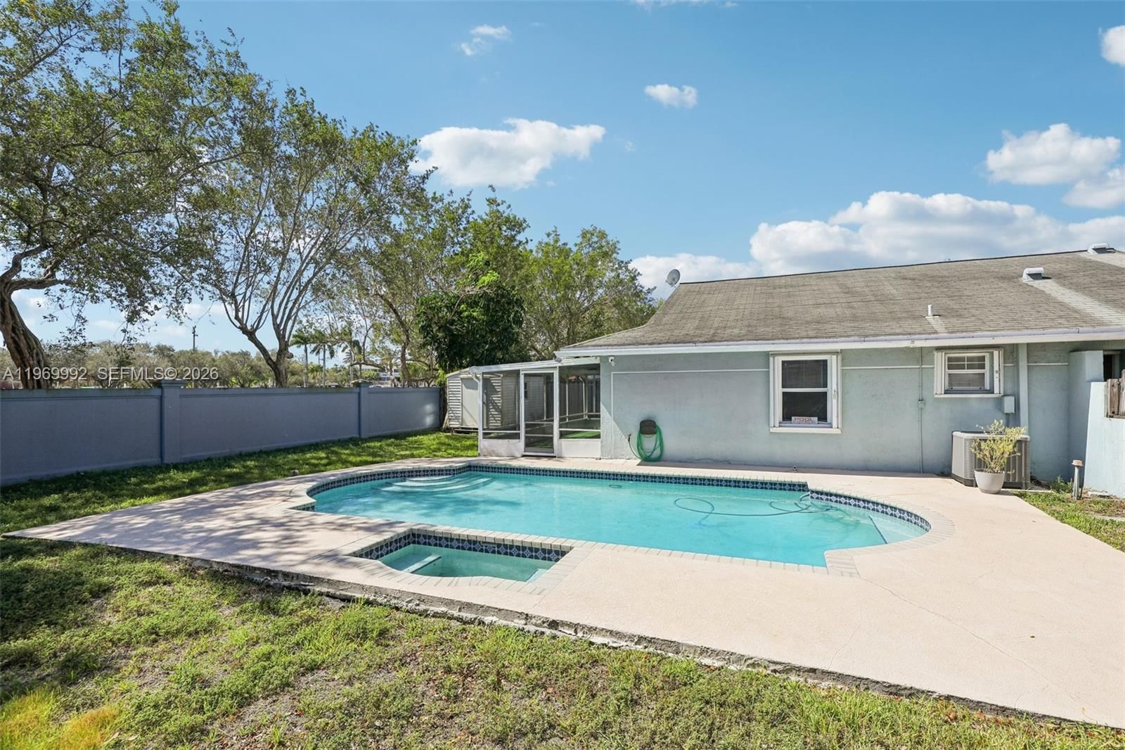 9700 SW 59TH ST - 40