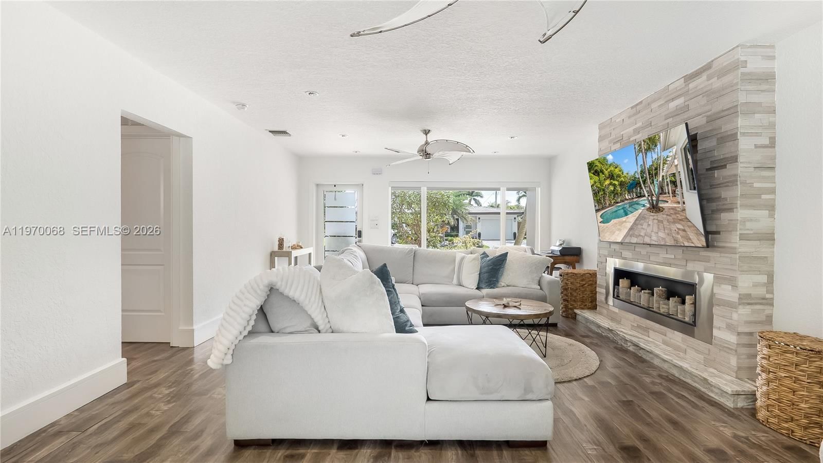 2037 WINDWARD DR - 21