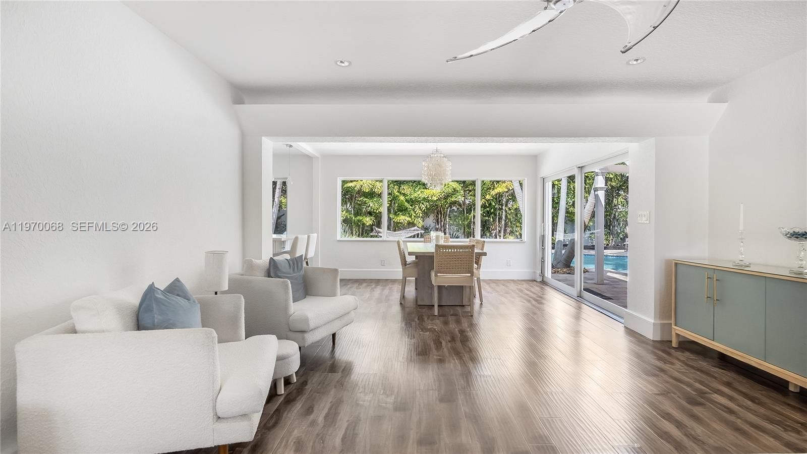 2037 WINDWARD DR - 26