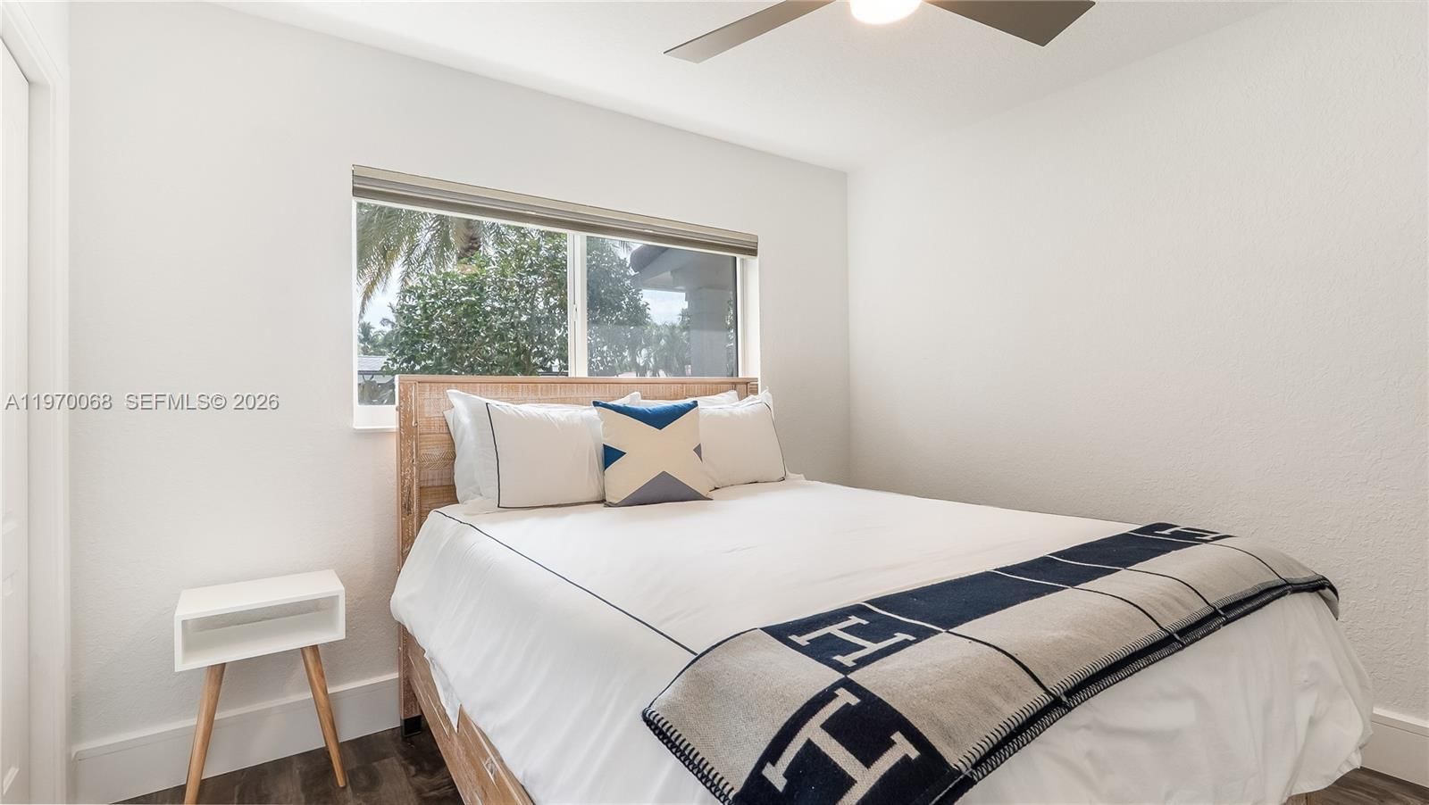 2037 WINDWARD DR - 28