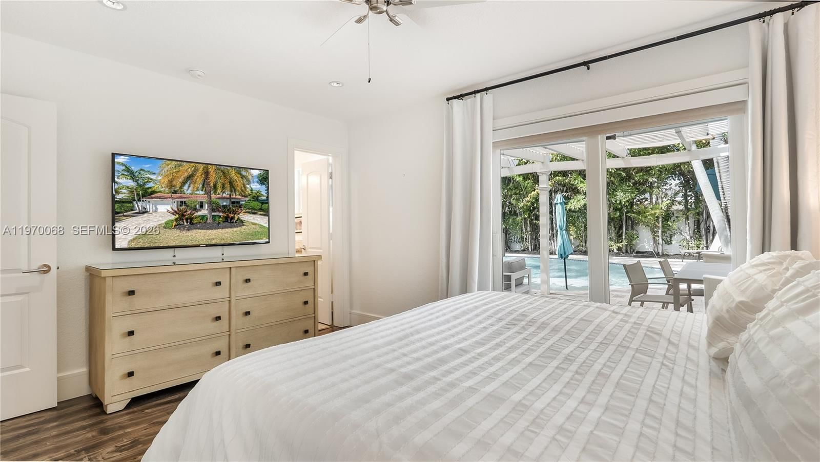 2037 WINDWARD DR - 30