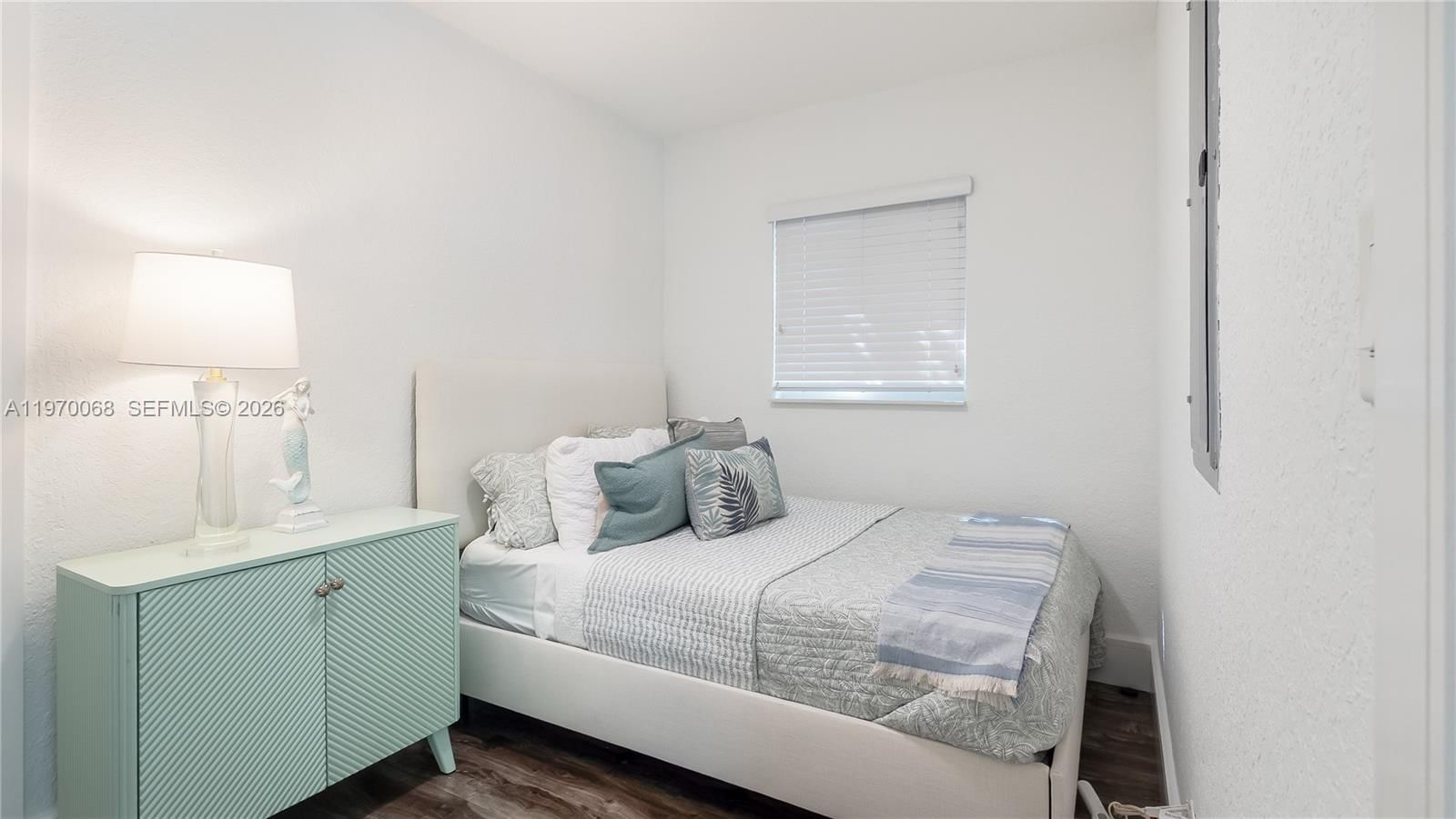 2037 WINDWARD DR - 38