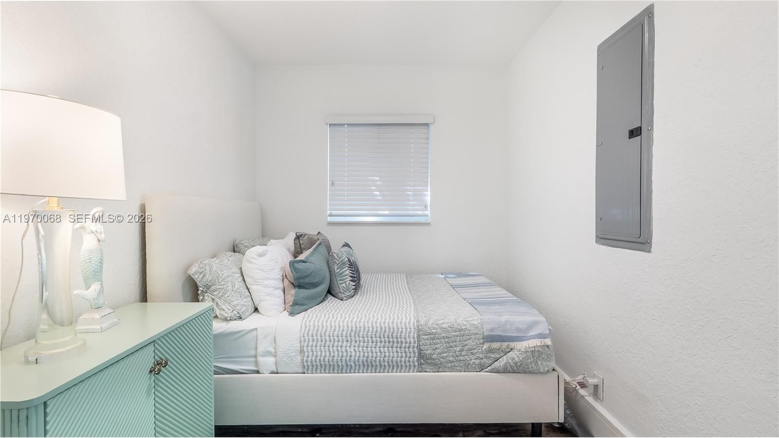 2037 WINDWARD DR - 39