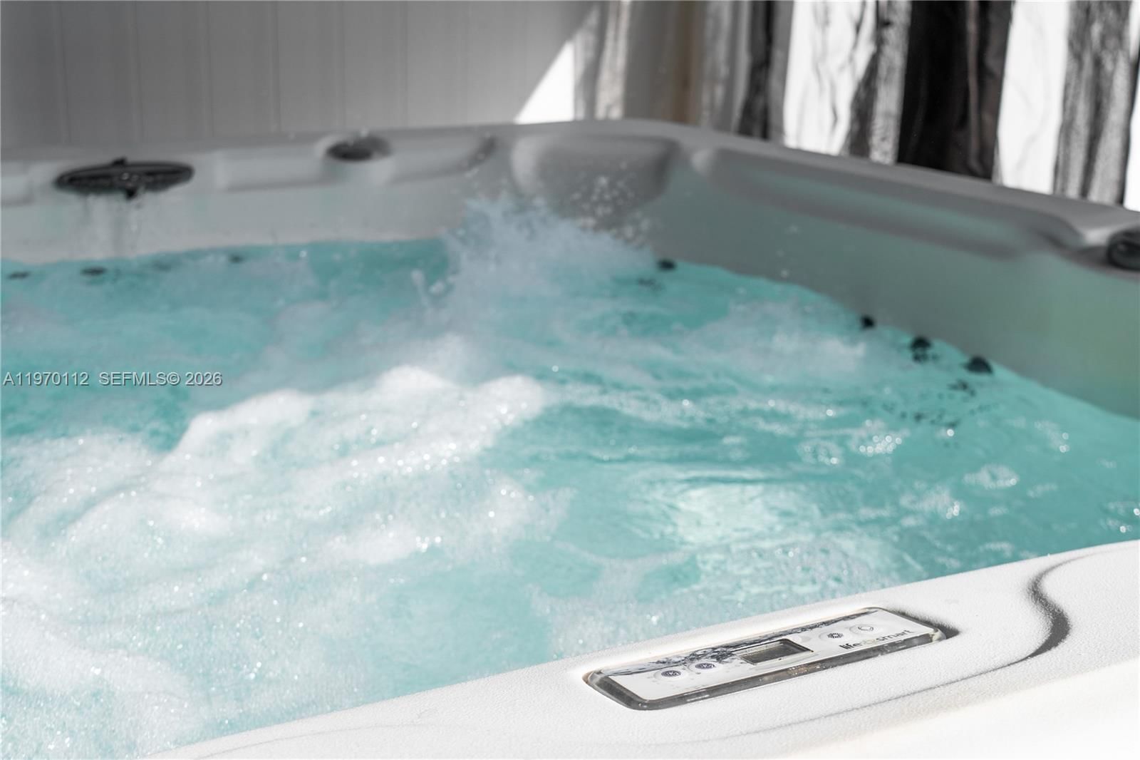 2121 NE 62nd St - 25