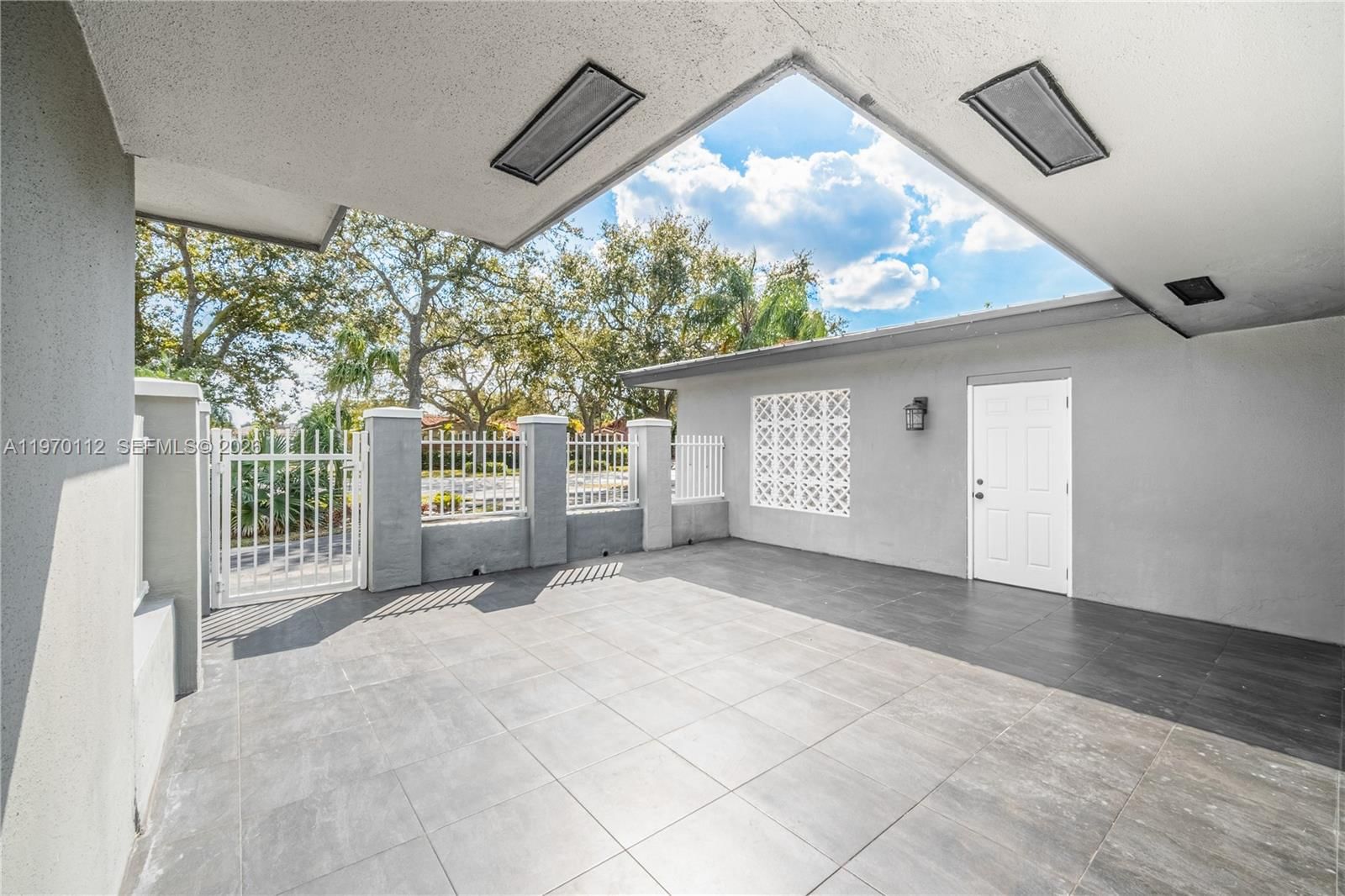 2121 NE 62nd St - 31