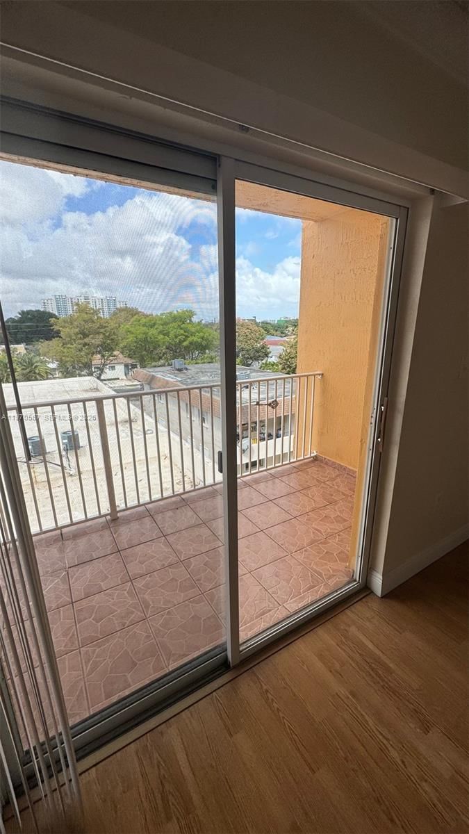 2441 SW 31st Ave, Unit 303 - 10