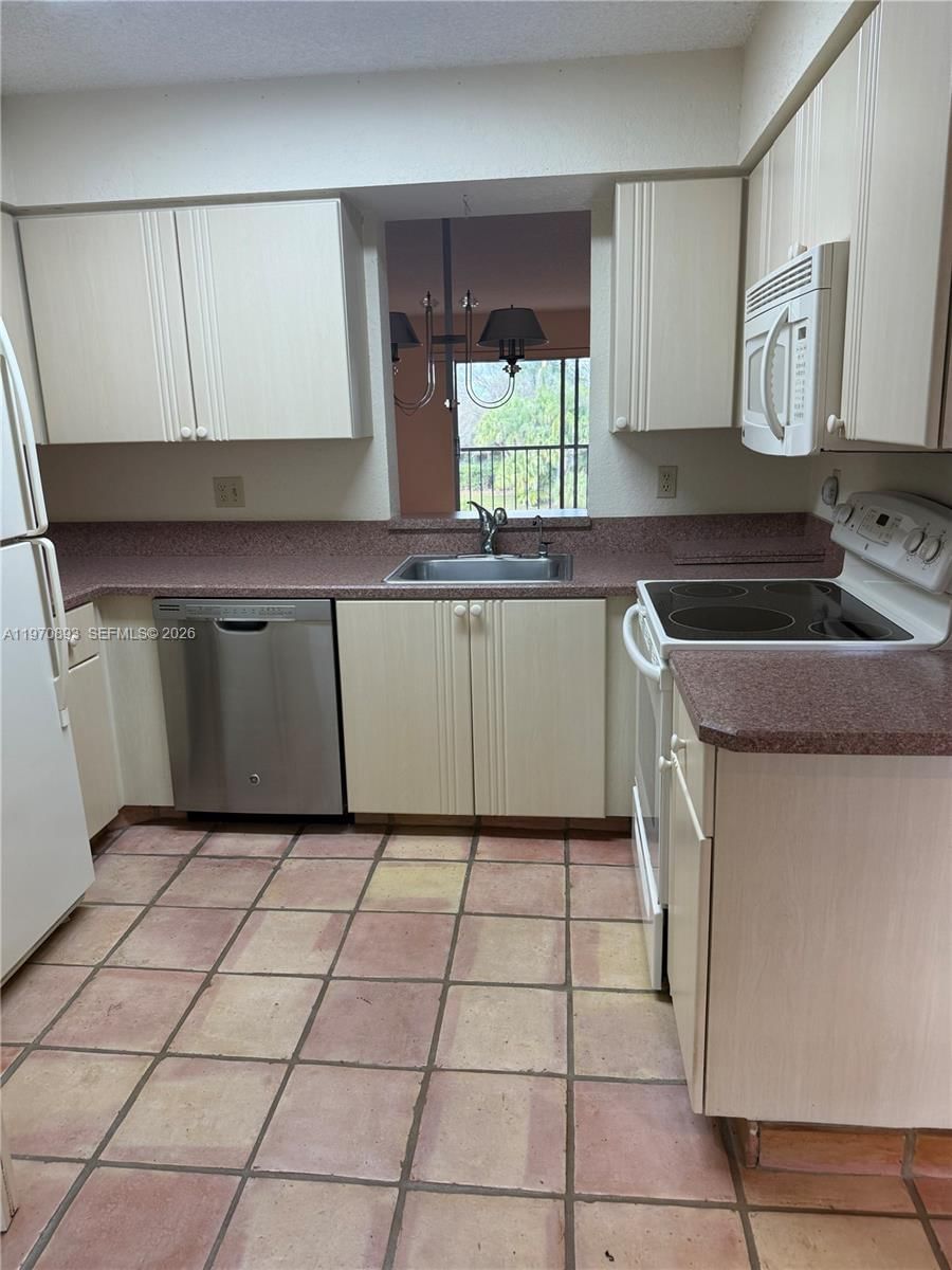 7321 AMBERLY LN, Unit 302 - 13