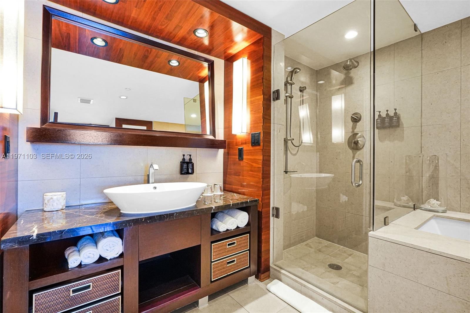 6801 COLLINS AVE, Unit 611 - 21