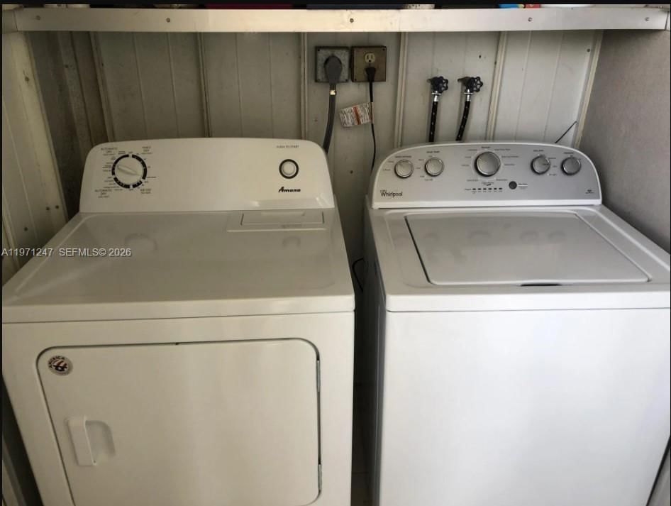 629 Saxony  N, Unit 629 - 17