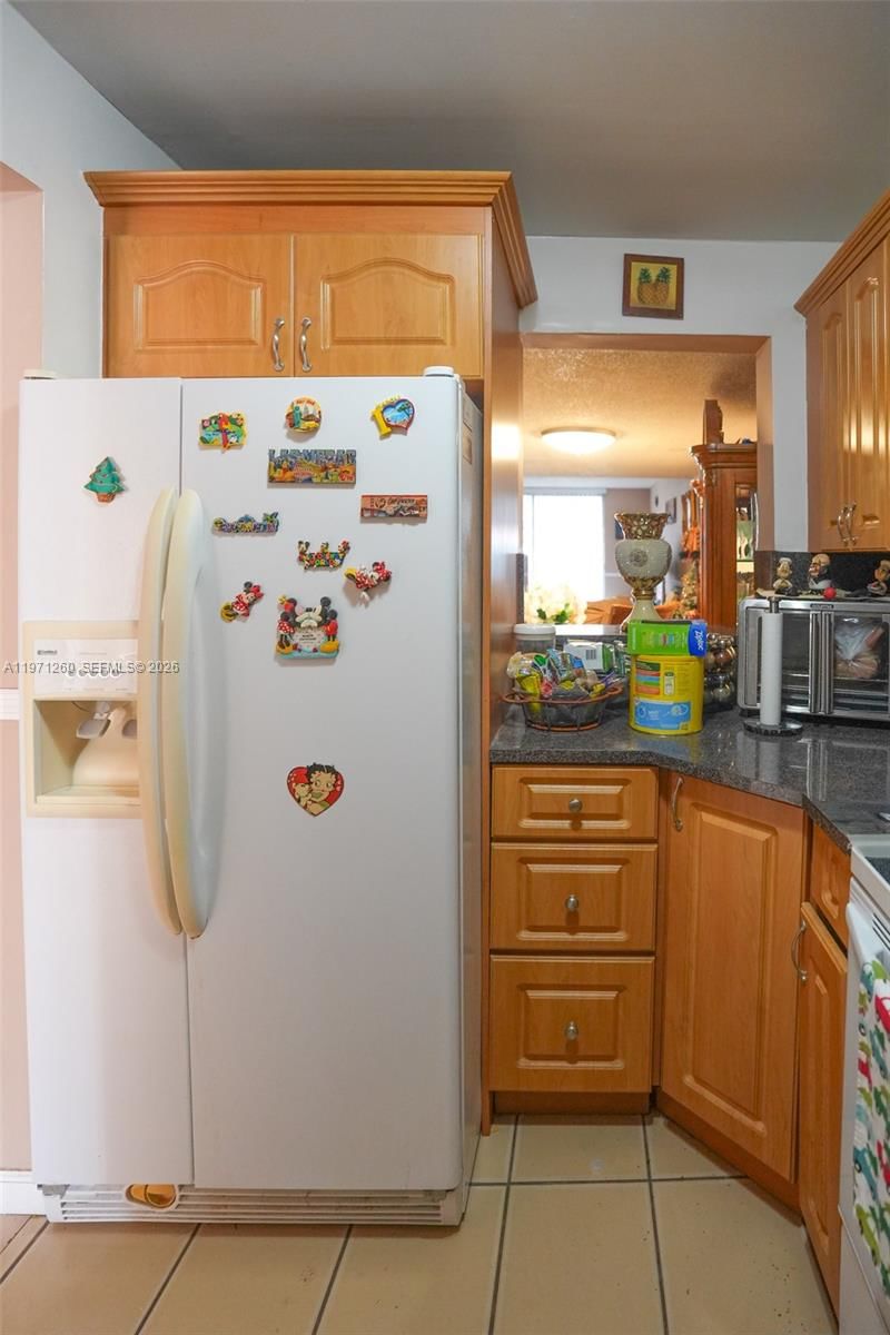 1159 W 40TH ST, Unit 16 - 10