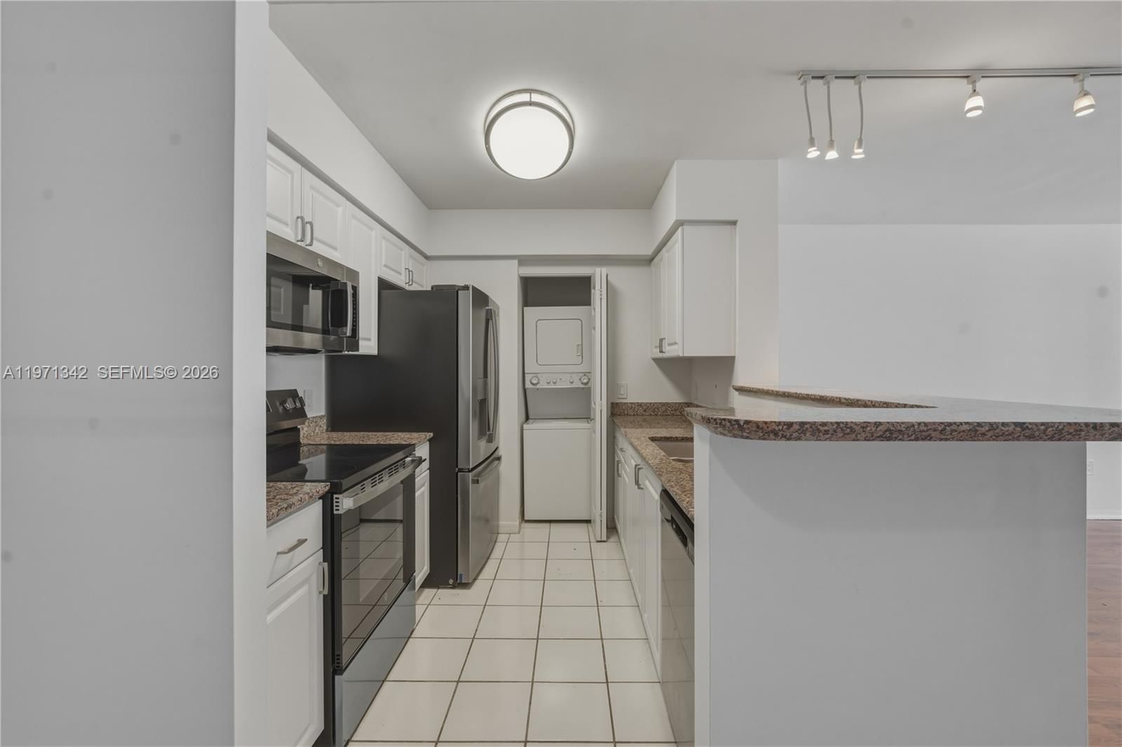 1155 BRICKELL BAY DR, Unit 1107 - 18