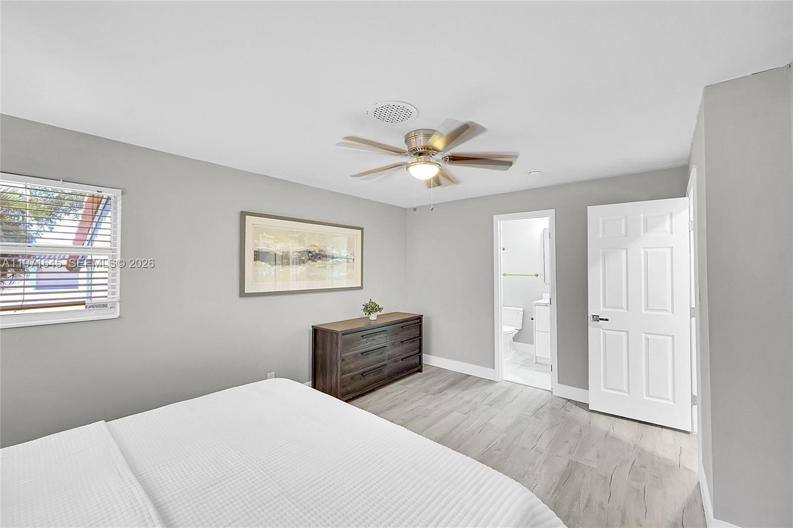 1950 NE 55th Ct - 18