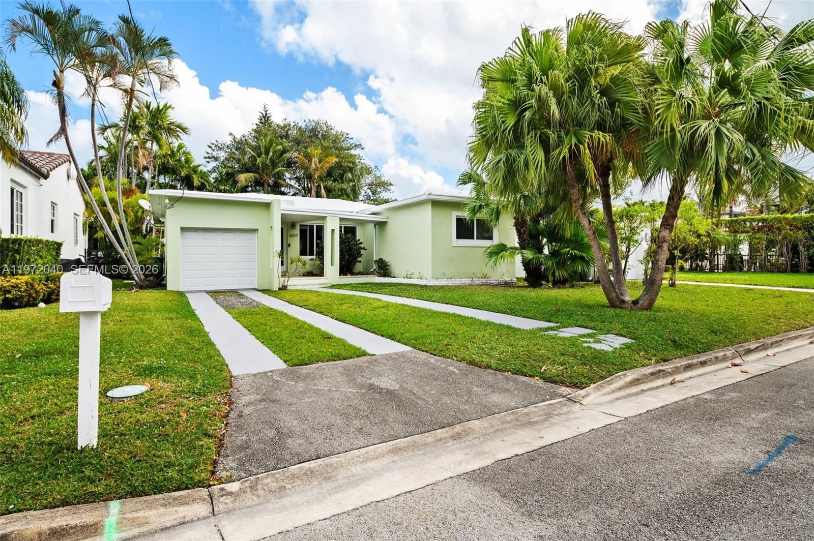 8819 Hawthorne Ave - 2