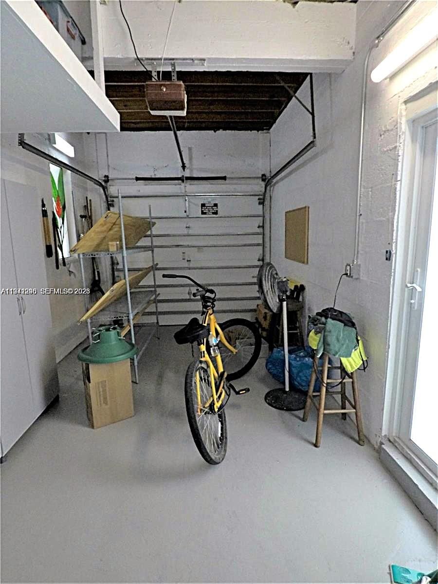 8819 Hawthorne Ave - 24