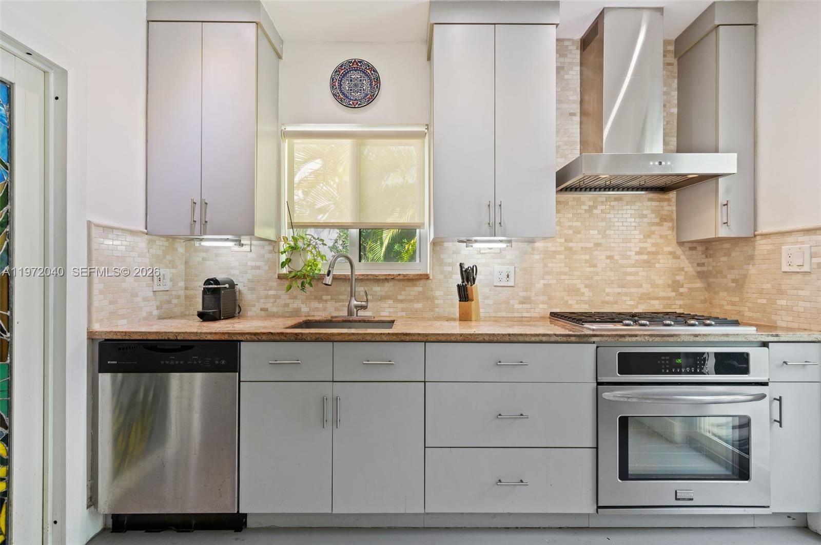 8819 Hawthorne Ave - 9