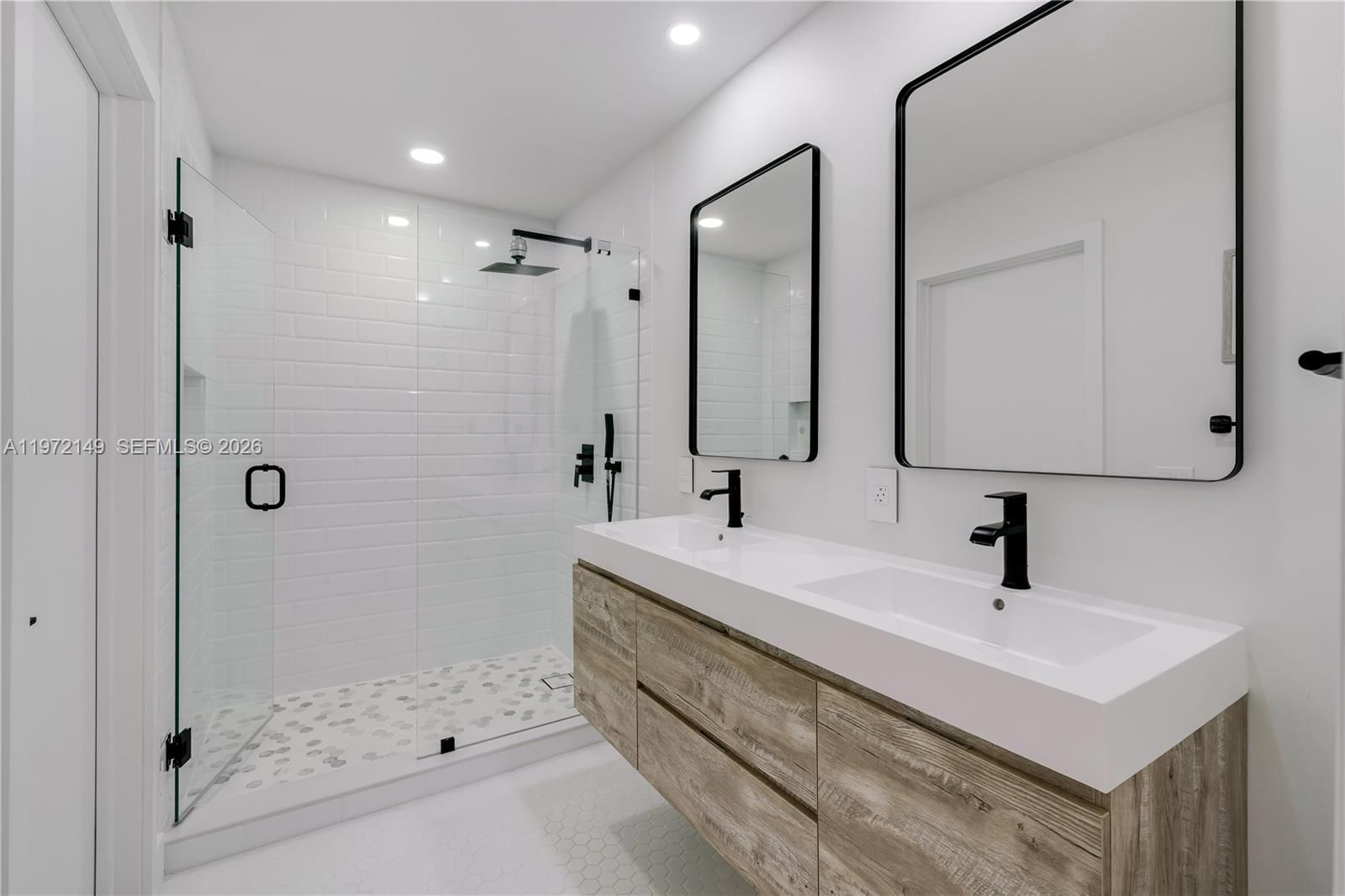 3068 NE 49TH ST - 20