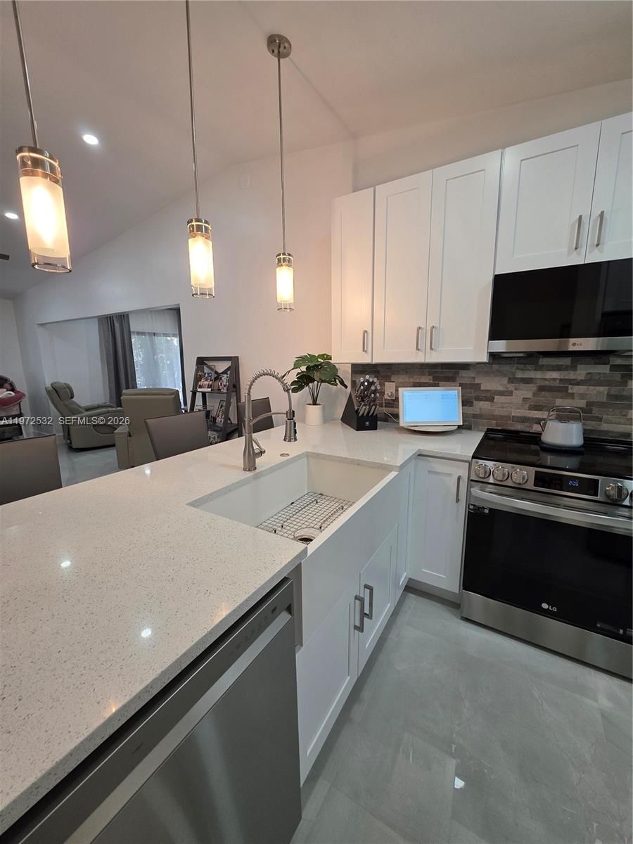 15619 Bottlebrush Cir - 10