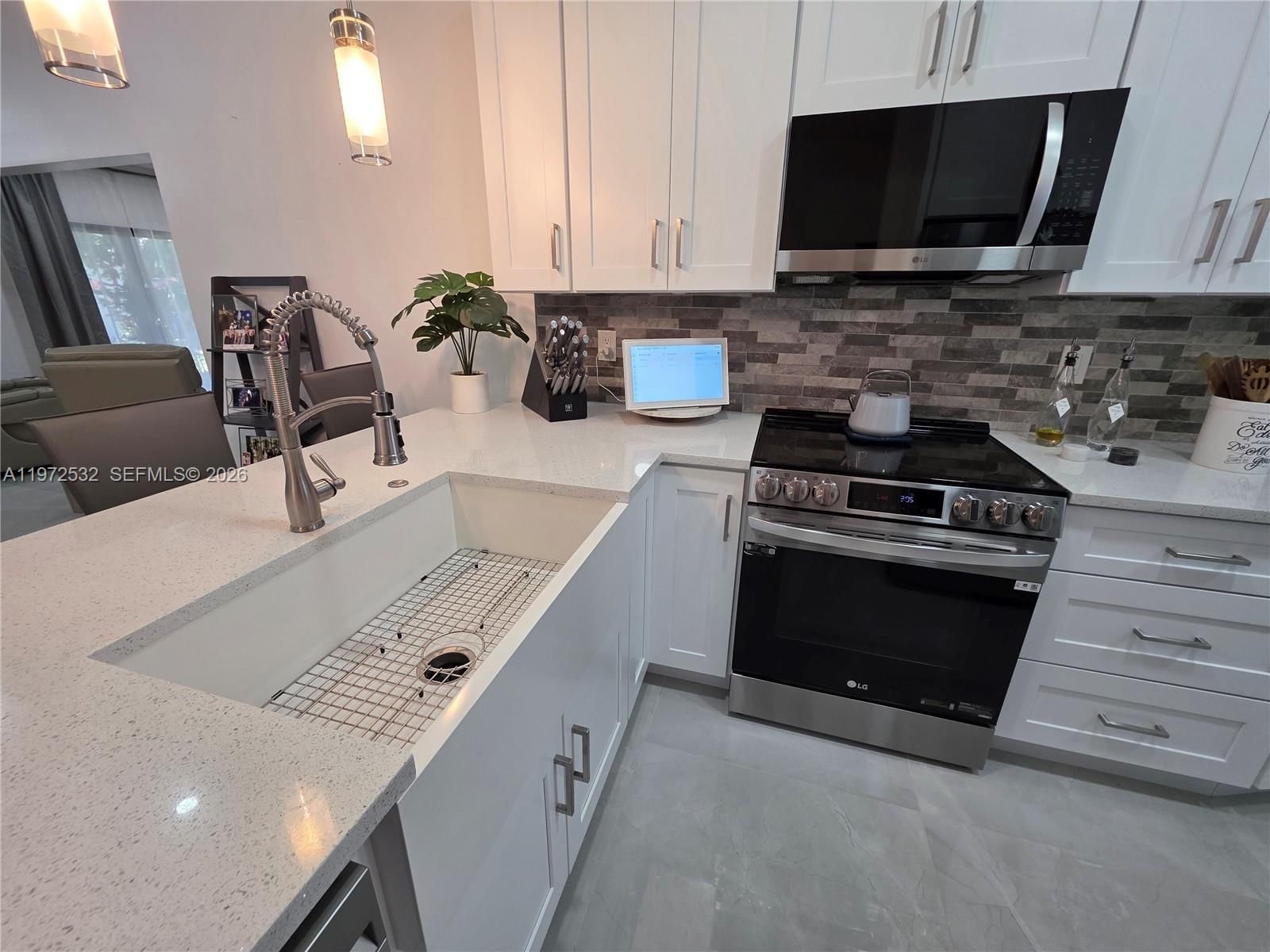 15619 Bottlebrush Cir - 11