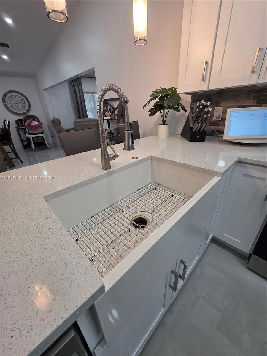 15619 Bottlebrush Cir - 12