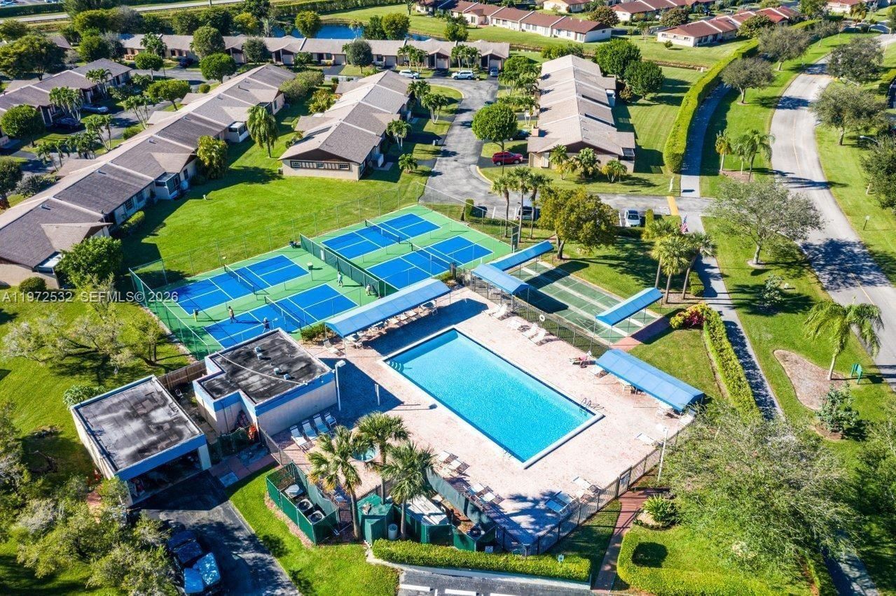 15619 Bottlebrush Cir - 37