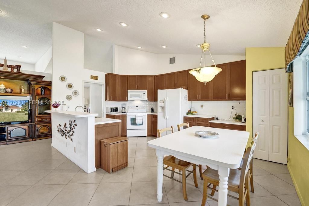 3151 OVERLOOK RD - 10