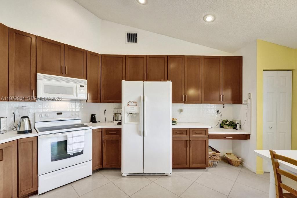 3151 OVERLOOK RD - 11