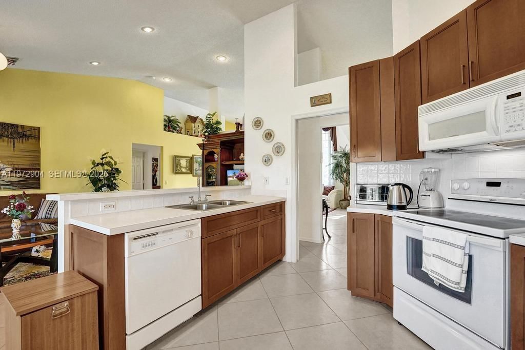 3151 OVERLOOK RD - 12