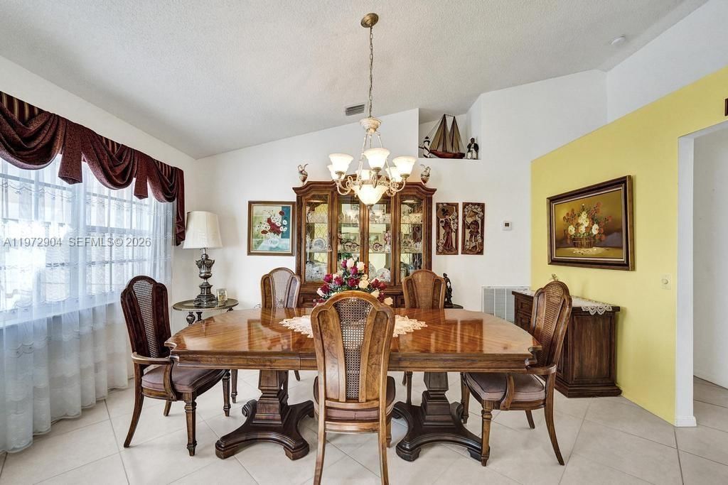 3151 OVERLOOK RD - 7