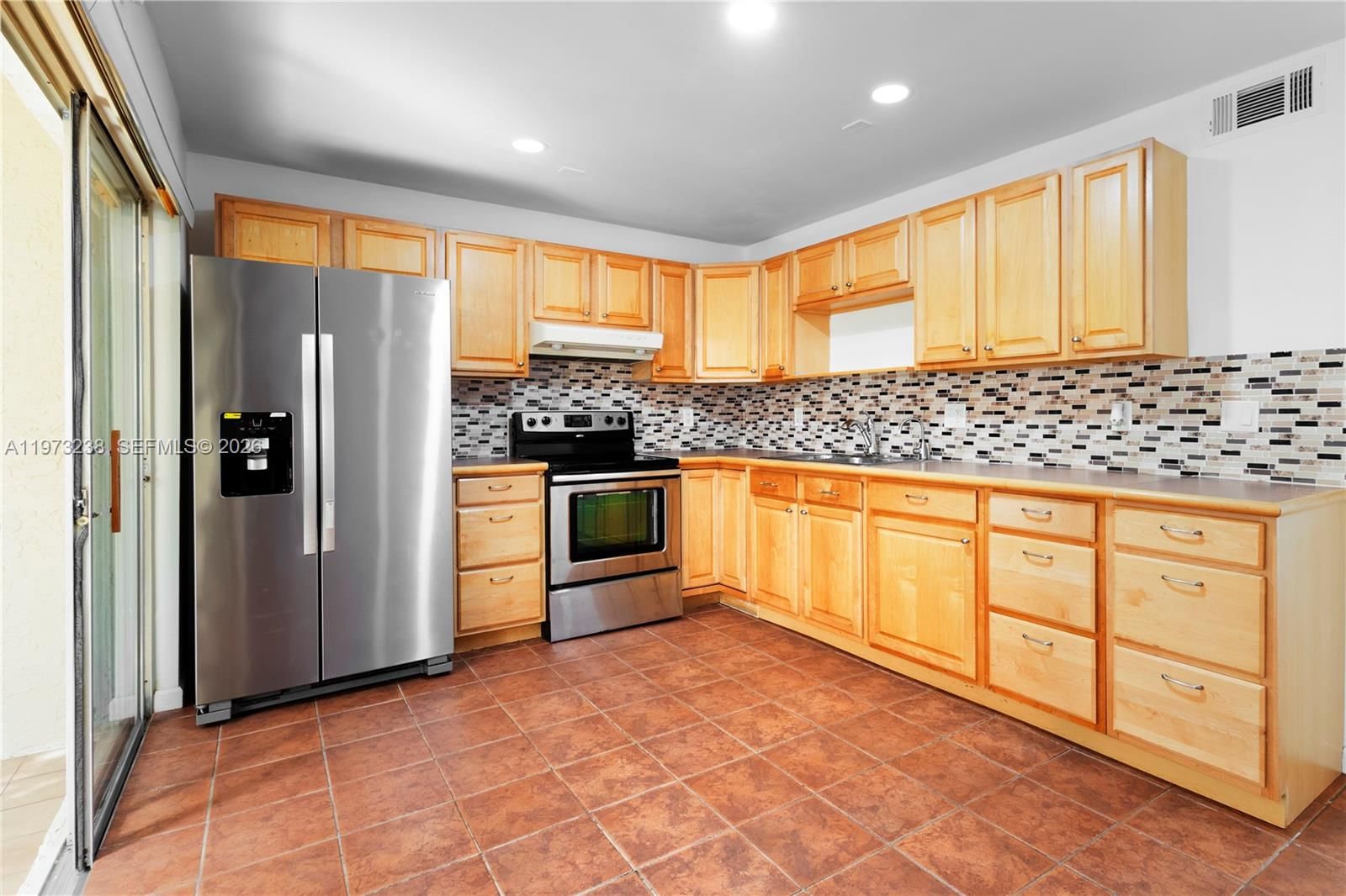 5216 NE 6TH AVE, Unit B3 - 4