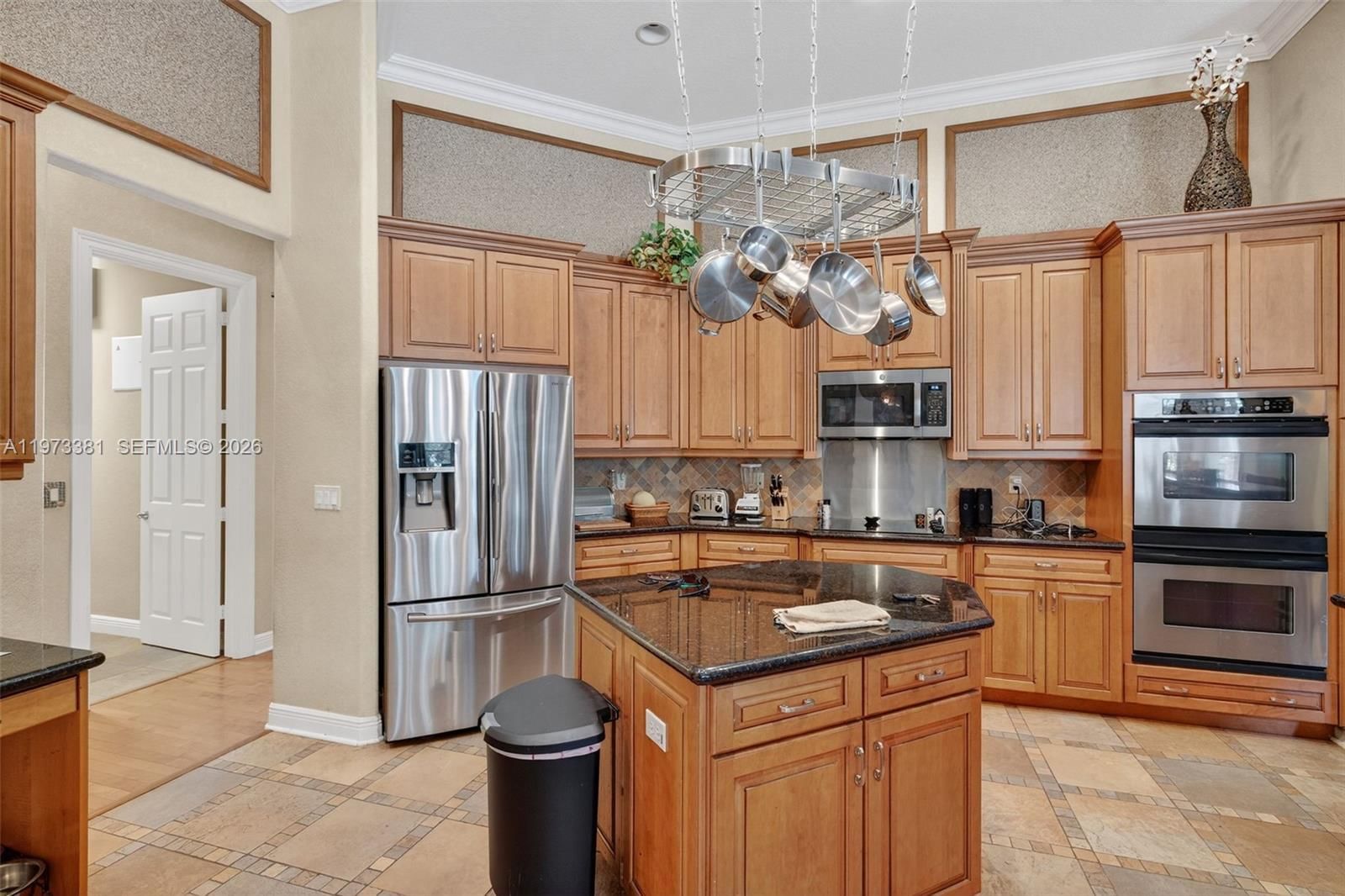 3792 CHURCHILL DOWNS DR - 18